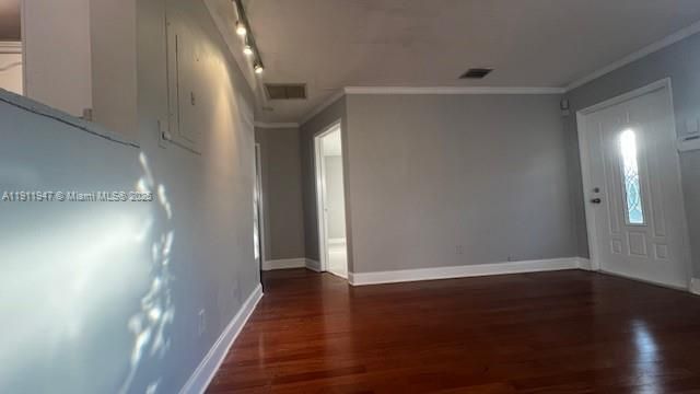 合同活跃: $2,450 (2 贝兹, 1 浴室, 1150 平方英尺)