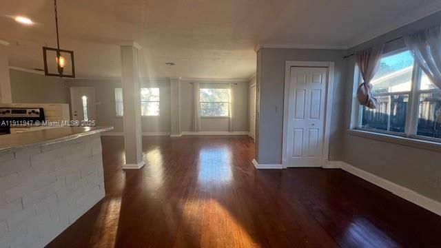 合同活跃: $2,450 (2 贝兹, 1 浴室, 1150 平方英尺)