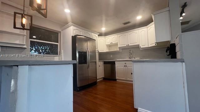 合同活跃: $2,450 (2 贝兹, 1 浴室, 1150 平方英尺)