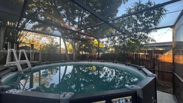 合同活跃: $2,450 (2 贝兹, 1 浴室, 1150 平方英尺)