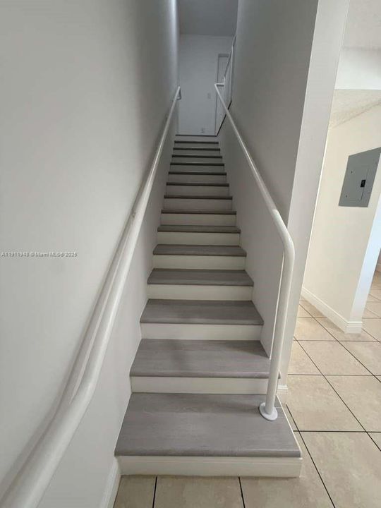 Active With Contract: $285,000 (2 beds, 1 baths, 0 Square Feet)