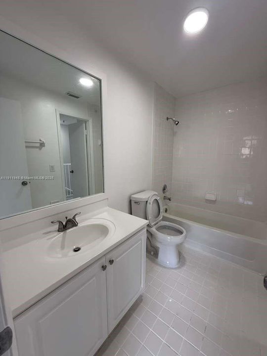 Active With Contract: $285,000 (2 beds, 1 baths, 0 Square Feet)