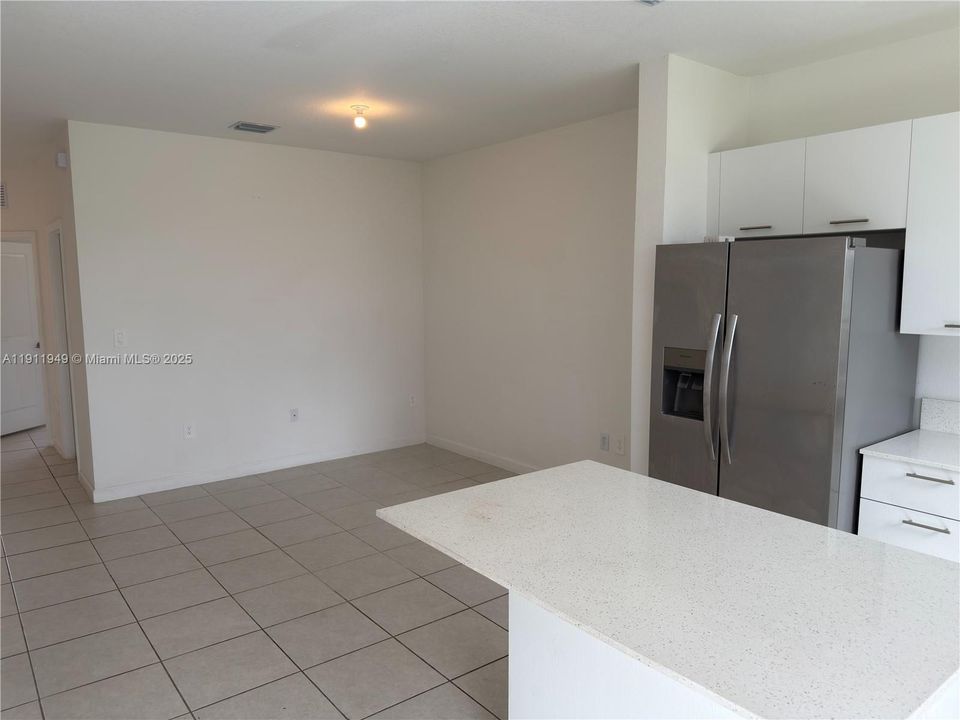 For Rent: $3,100 (3 beds, 3 baths, 1373 Square Feet)