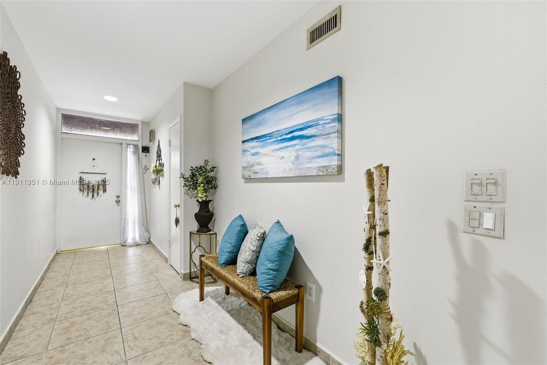 待售: $545,000 (3 贝兹, 2 浴室, 1275 平方英尺)