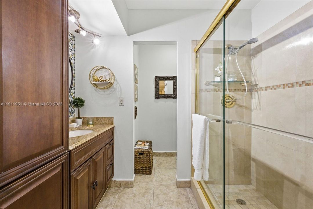 待售: $545,000 (3 贝兹, 2 浴室, 1275 平方英尺)