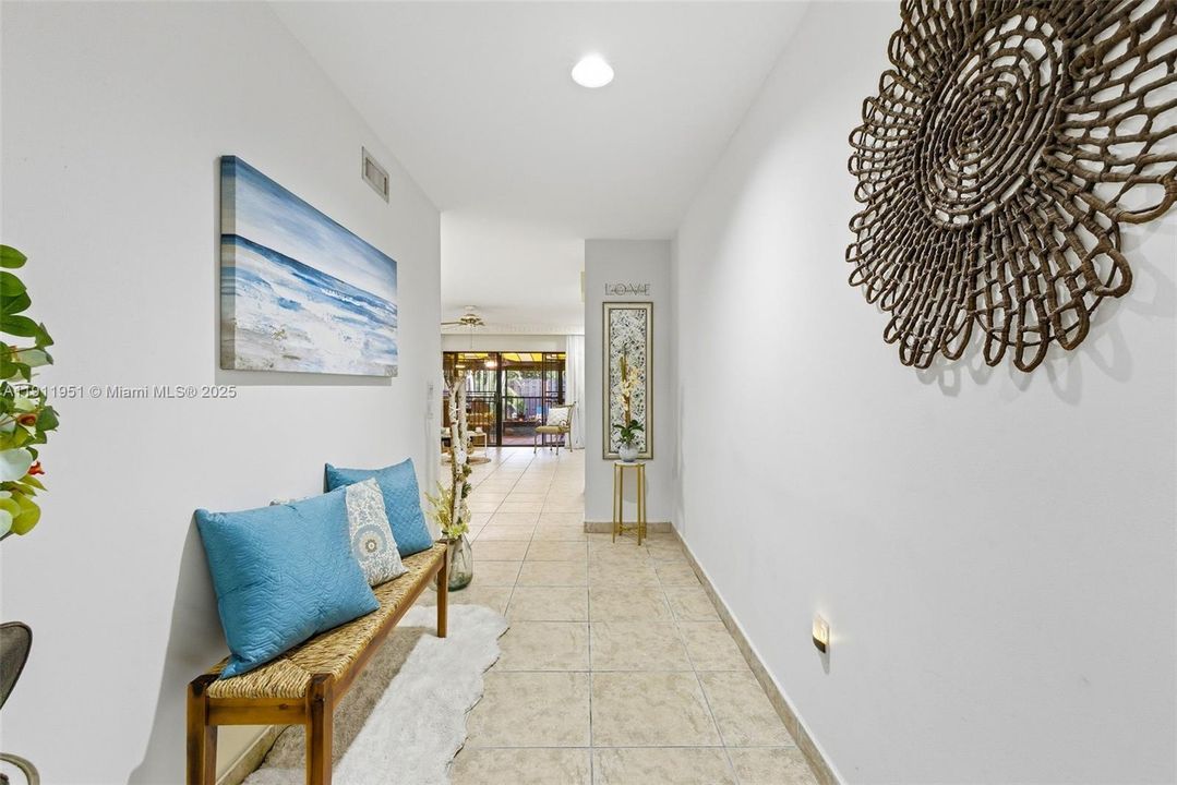 待售: $545,000 (3 贝兹, 2 浴室, 1275 平方英尺)