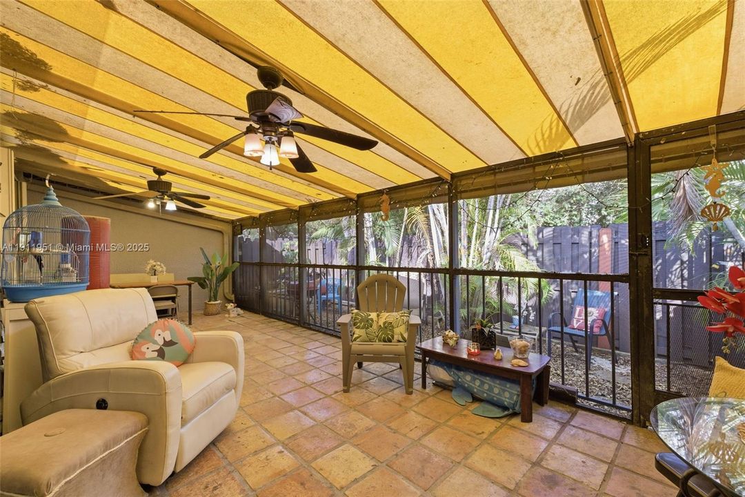 待售: $545,000 (3 贝兹, 2 浴室, 1275 平方英尺)