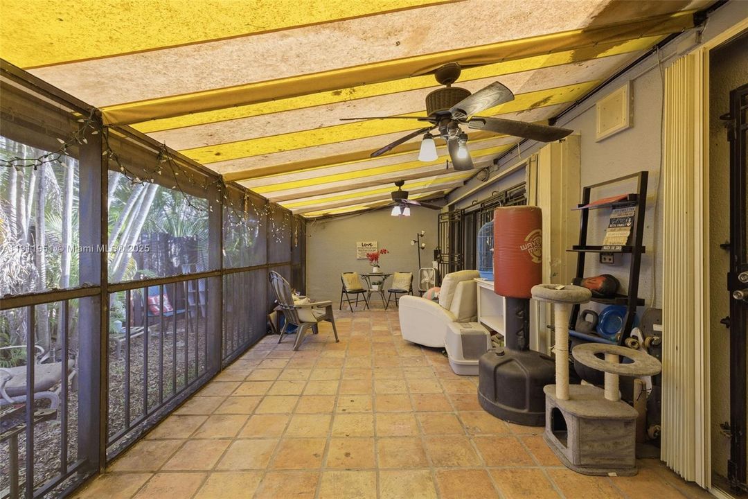 待售: $545,000 (3 贝兹, 2 浴室, 1275 平方英尺)