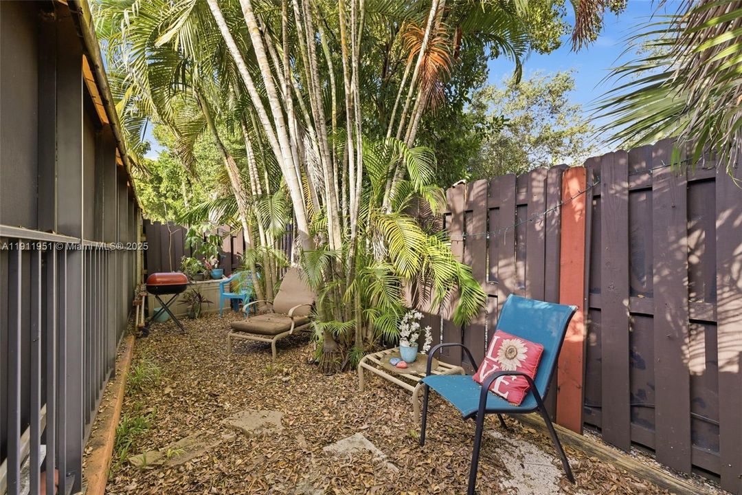 待售: $545,000 (3 贝兹, 2 浴室, 1275 平方英尺)