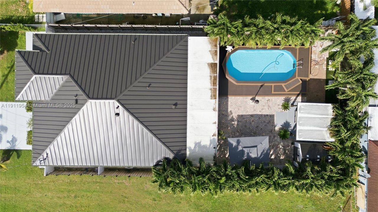 合同活跃: $599,990 (4 贝兹, 3 浴室, 1906 平方英尺)