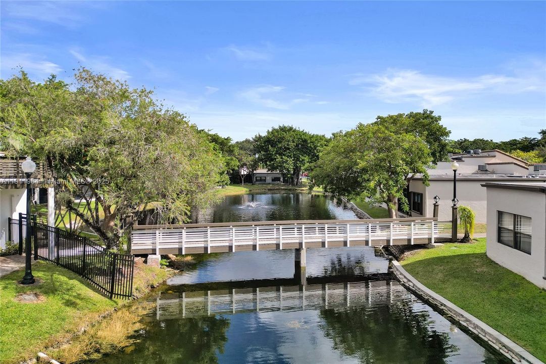 合同活跃: $398,000 (3 贝兹, 2 浴室, 2170 平方英尺)