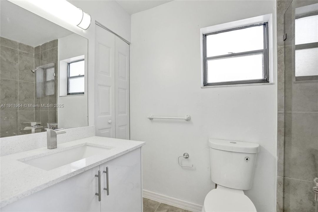 合同活跃: $398,000 (3 贝兹, 2 浴室, 2170 平方英尺)