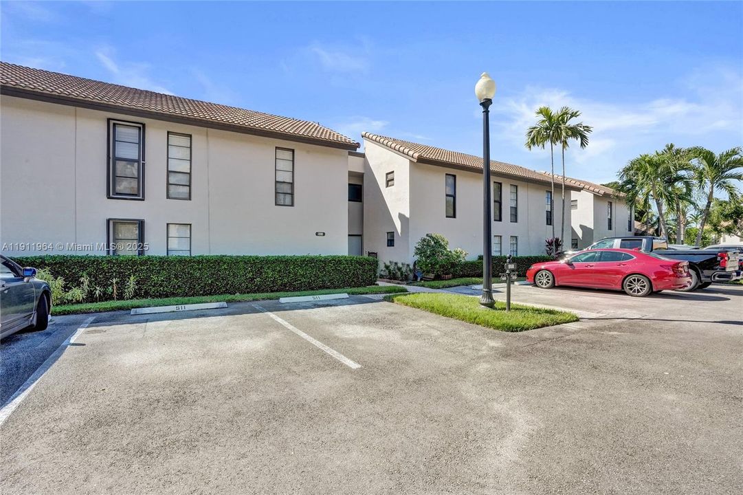 合同活跃: $398,000 (3 贝兹, 2 浴室, 2170 平方英尺)