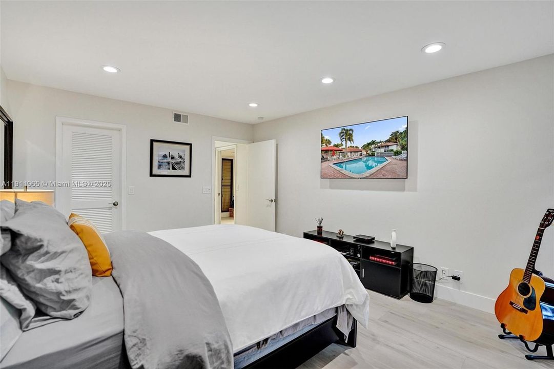 Activo con contrato: $298,000 (2 camas, 2 baños, 1229 Pies cuadrados)