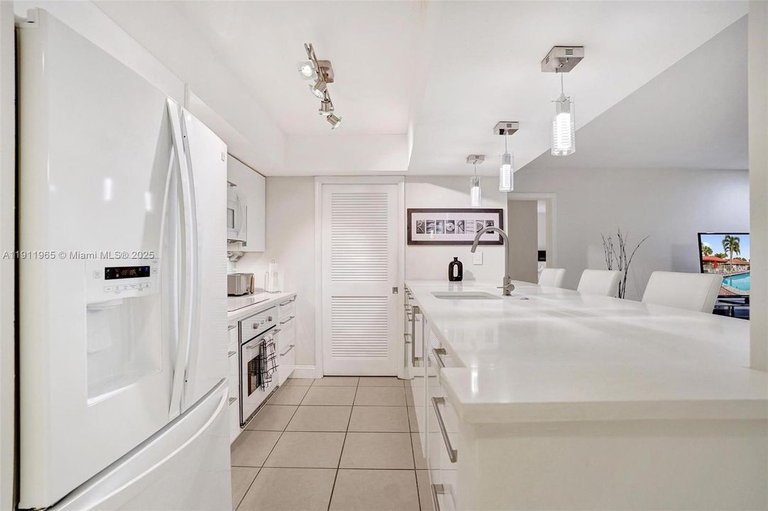 Activo con contrato: $298,000 (2 camas, 2 baños, 1229 Pies cuadrados)