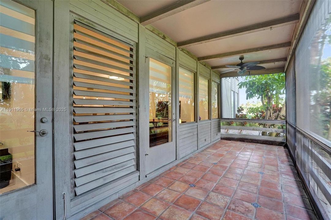 Activo con contrato: $298,000 (2 camas, 2 baños, 1229 Pies cuadrados)