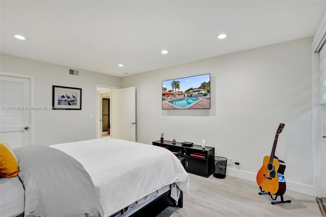 Activo con contrato: $298,000 (2 camas, 2 baños, 1229 Pies cuadrados)