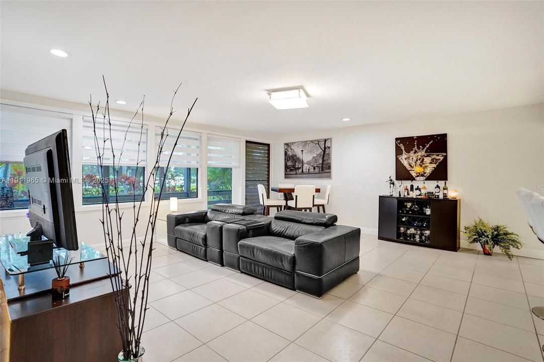 Activo con contrato: $298,000 (2 camas, 2 baños, 1229 Pies cuadrados)