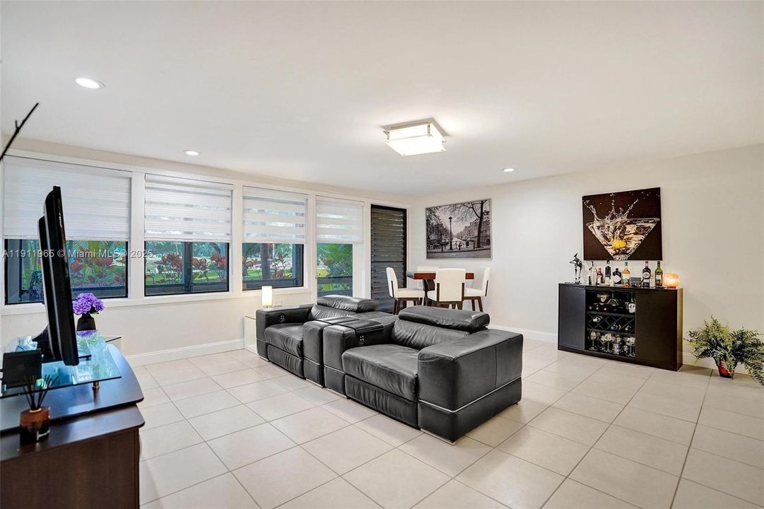 Activo con contrato: $298,000 (2 camas, 2 baños, 1229 Pies cuadrados)