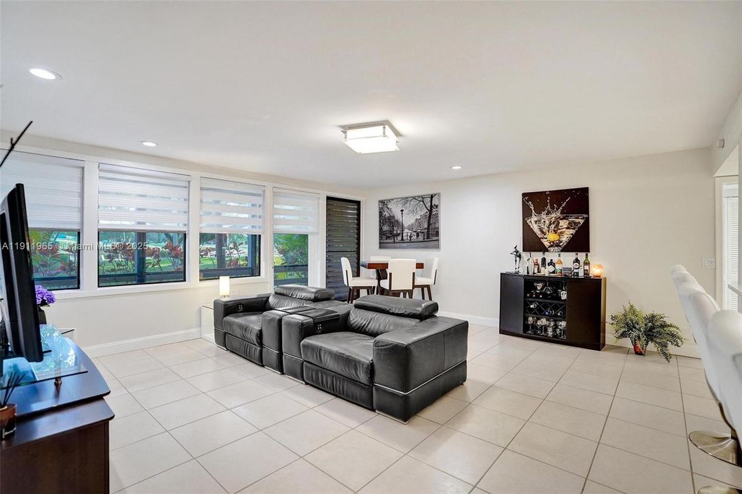 Activo con contrato: $298,000 (2 camas, 2 baños, 1229 Pies cuadrados)