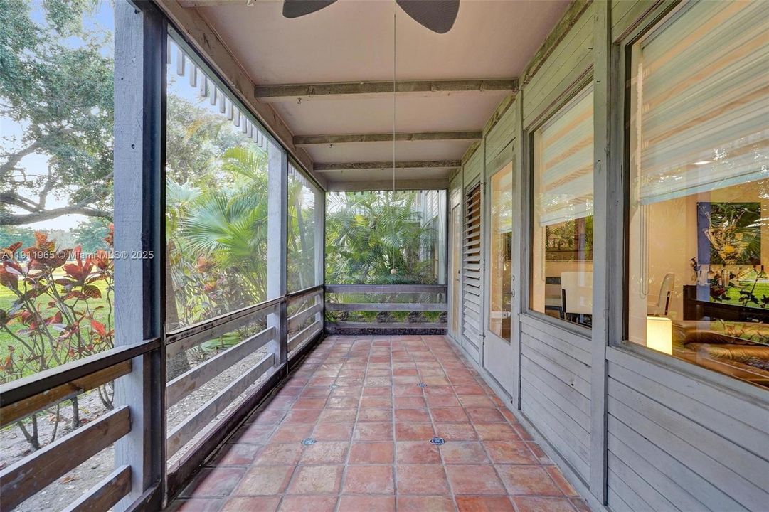 Activo con contrato: $298,000 (2 camas, 2 baños, 1229 Pies cuadrados)