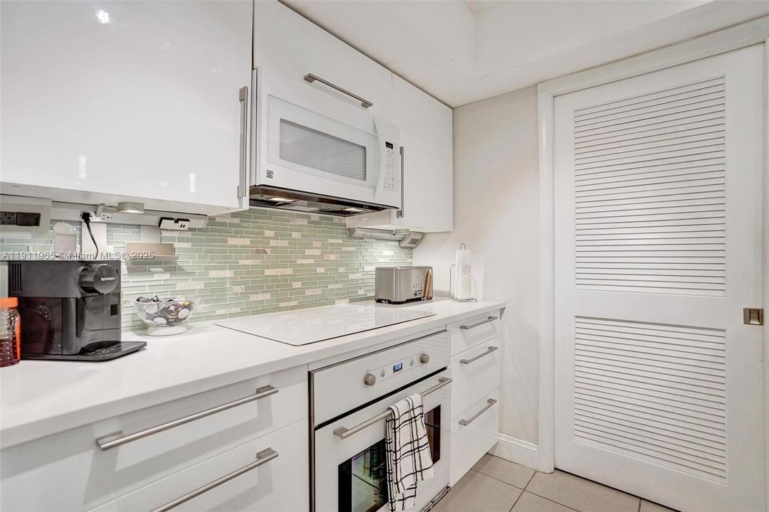 Activo con contrato: $298,000 (2 camas, 2 baños, 1229 Pies cuadrados)