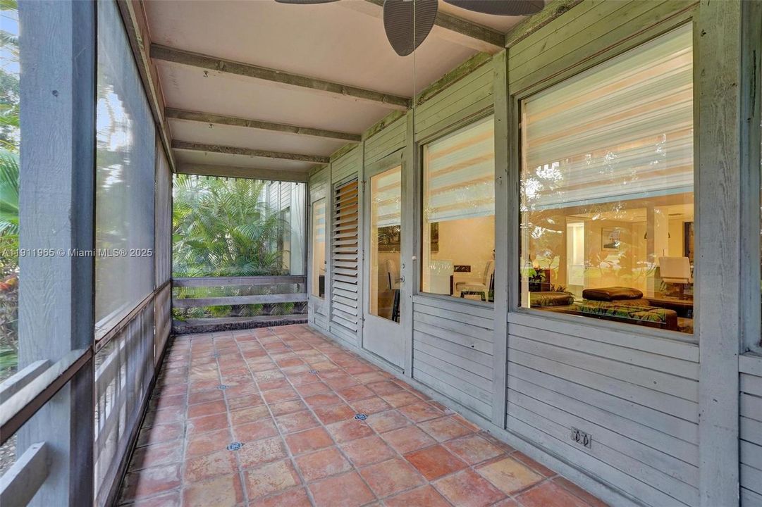 Activo con contrato: $298,000 (2 camas, 2 baños, 1229 Pies cuadrados)