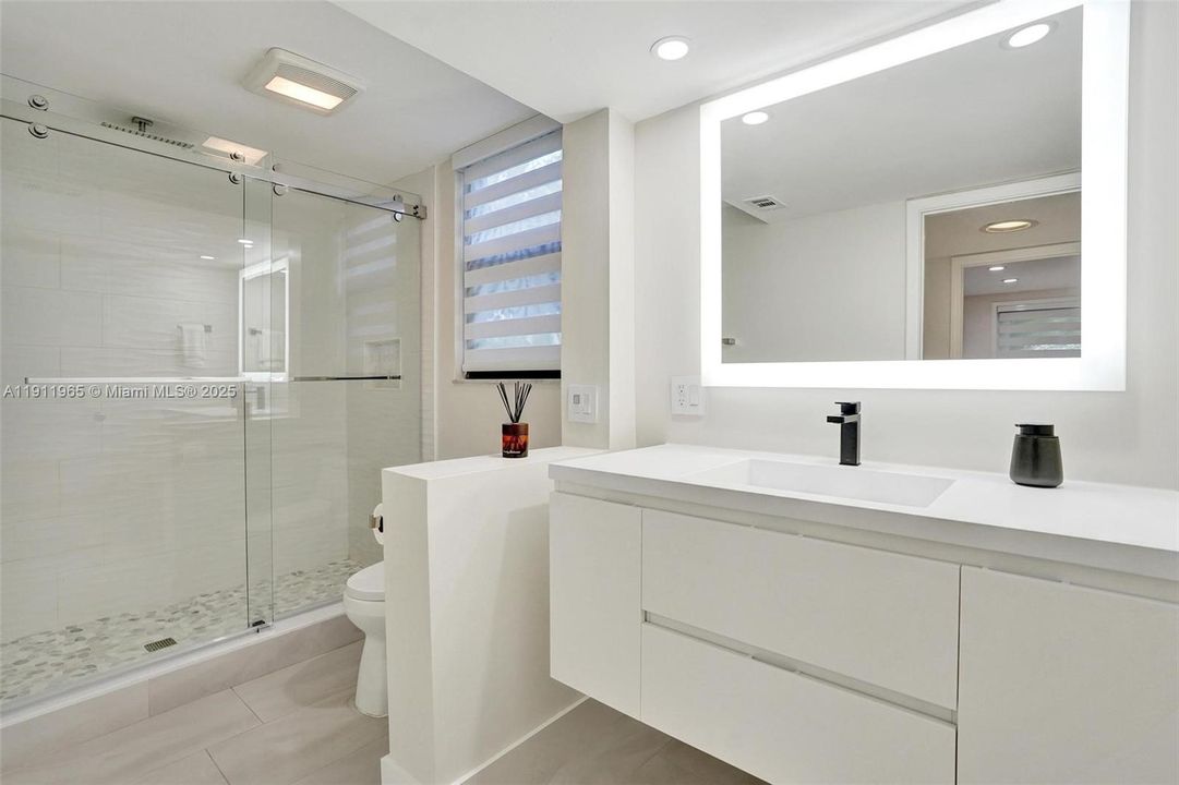 Activo con contrato: $298,000 (2 camas, 2 baños, 1229 Pies cuadrados)