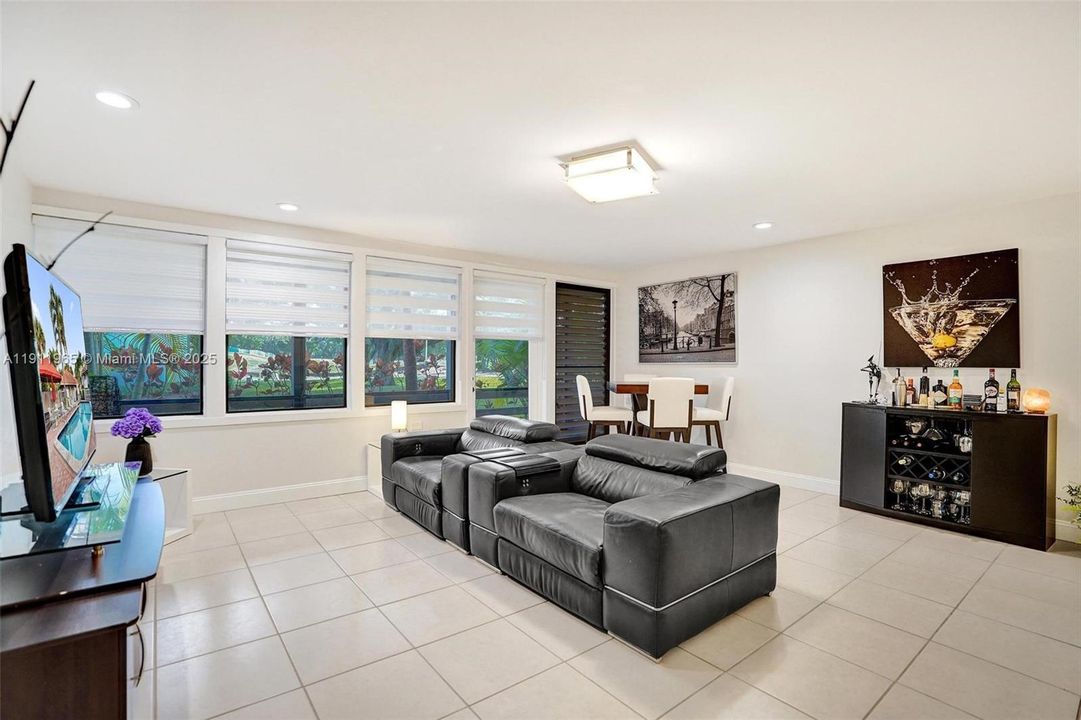 Activo con contrato: $298,000 (2 camas, 2 baños, 1229 Pies cuadrados)