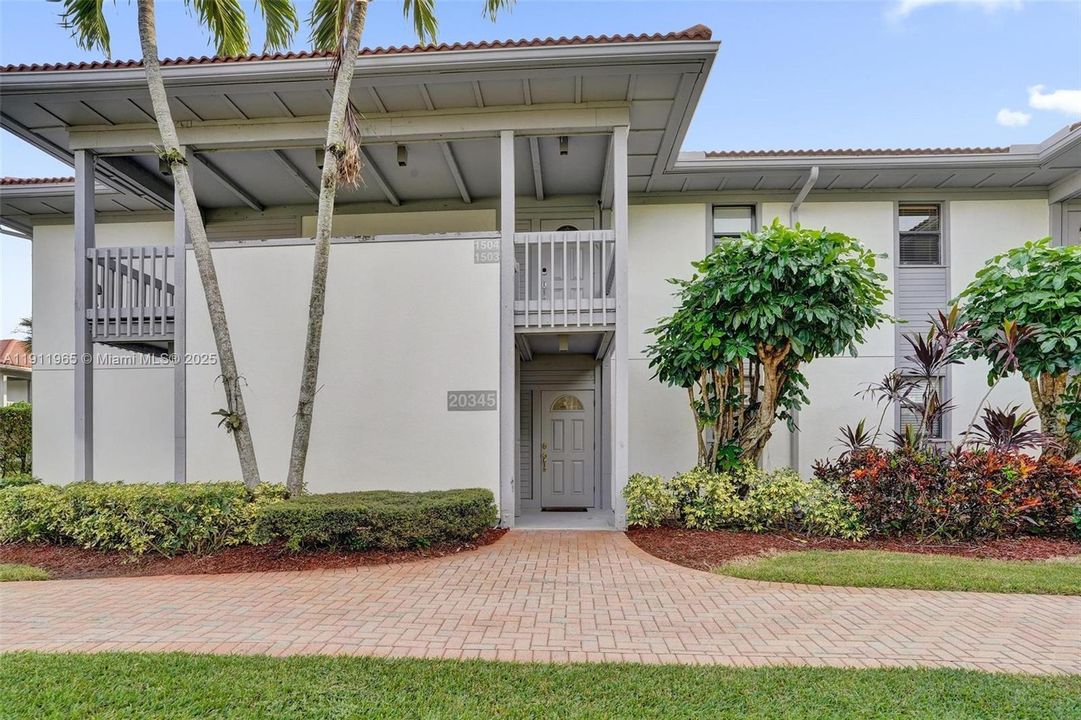 Activo con contrato: $298,000 (2 camas, 2 baños, 1229 Pies cuadrados)