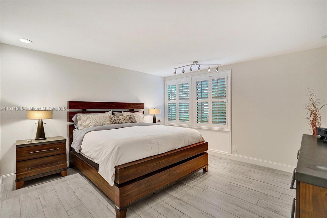 Activo con contrato: $298,000 (2 camas, 2 baños, 1229 Pies cuadrados)