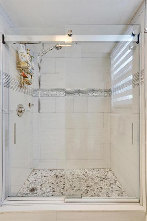 Activo con contrato: $298,000 (2 camas, 2 baños, 1229 Pies cuadrados)