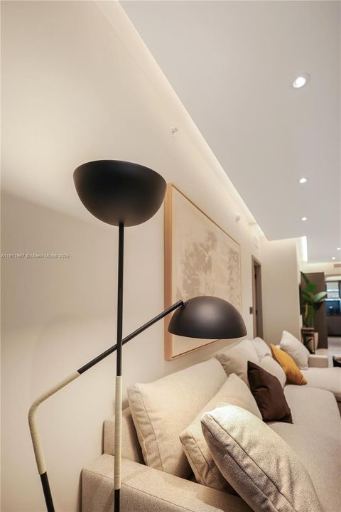 合同活跃: $1,195,000 (2 贝兹, 2 浴室, 1470 平方英尺)