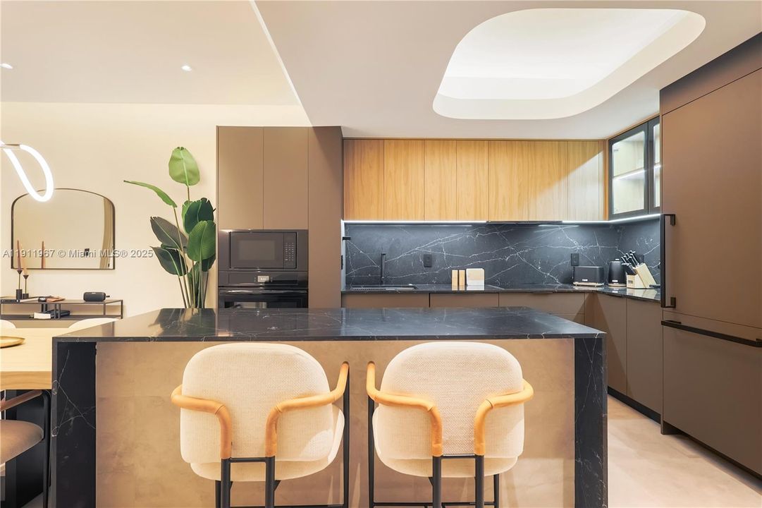 合同活跃: $1,195,000 (2 贝兹, 2 浴室, 1470 平方英尺)