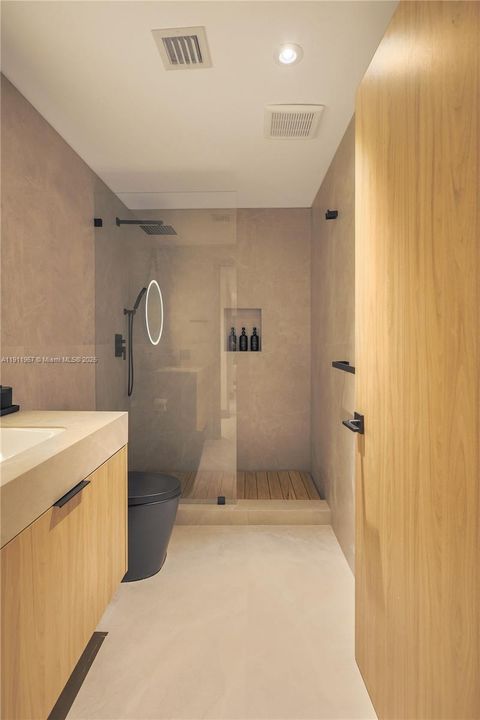 合同活跃: $1,195,000 (2 贝兹, 2 浴室, 1470 平方英尺)