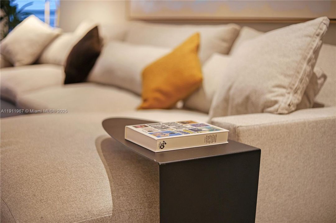 合同活跃: $1,195,000 (2 贝兹, 2 浴室, 1470 平方英尺)