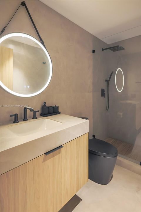 合同活跃: $1,195,000 (2 贝兹, 2 浴室, 1470 平方英尺)