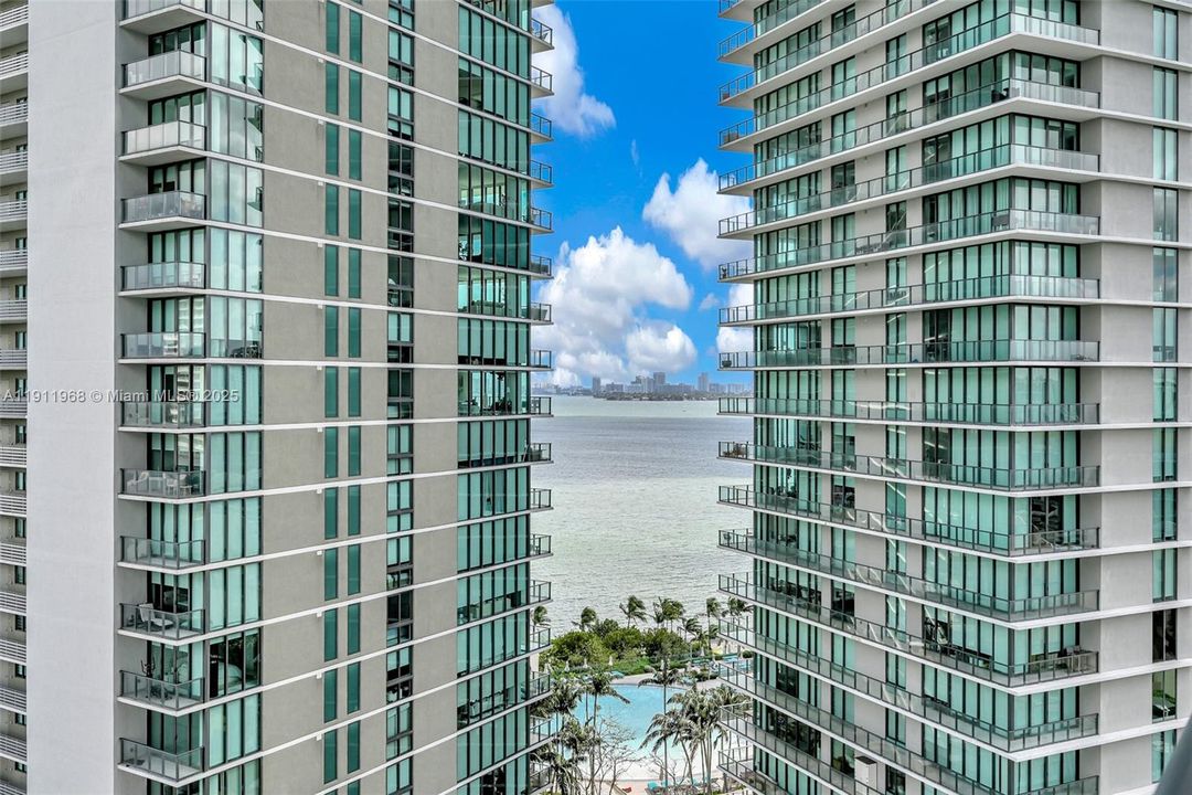 Recently Rented: $3,500 (1 beds, 1 baths, 610 Square Feet)