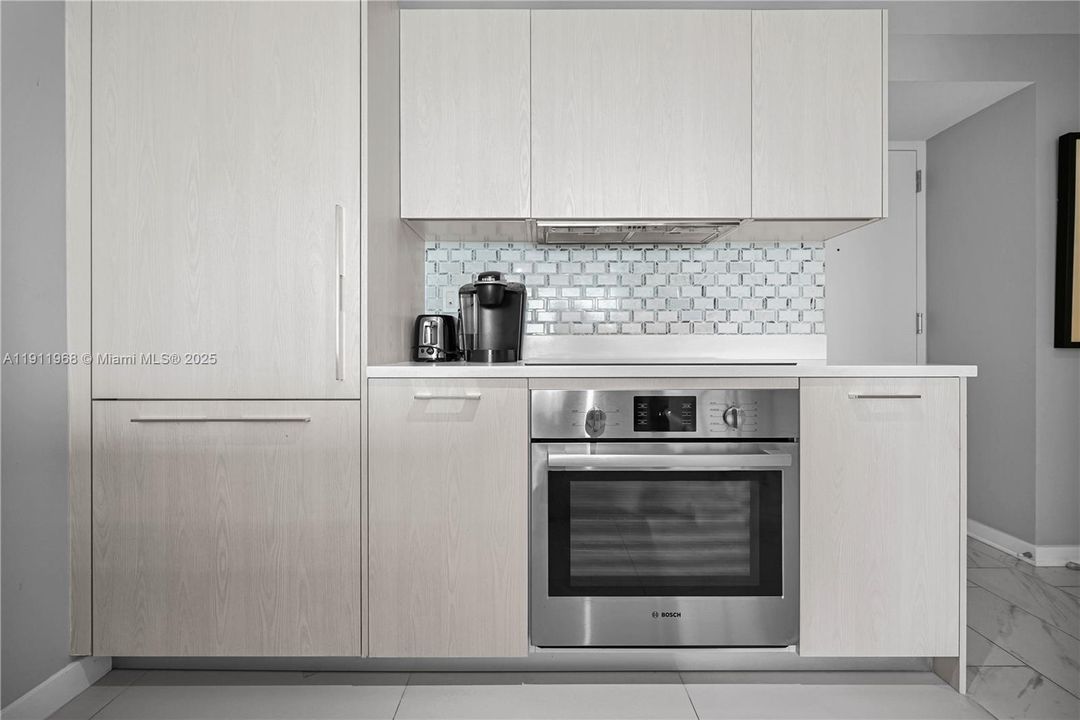 Recently Rented: $3,500 (1 beds, 1 baths, 610 Square Feet)