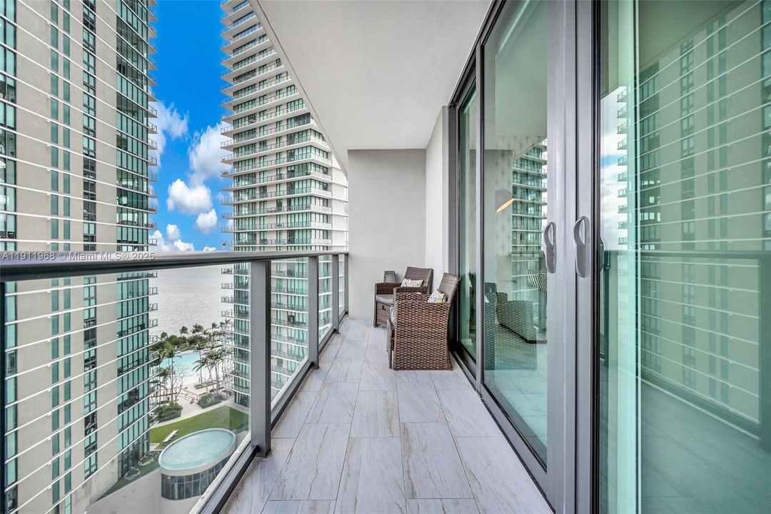 Recently Rented: $3,500 (1 beds, 1 baths, 610 Square Feet)