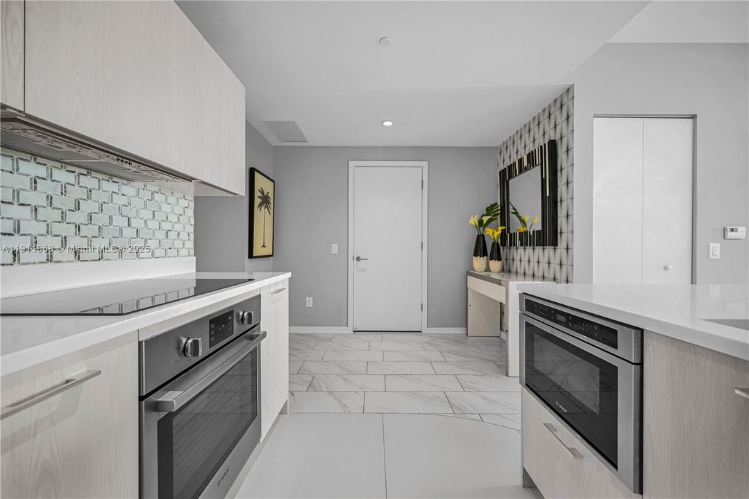 Recently Rented: $3,500 (1 beds, 1 baths, 610 Square Feet)