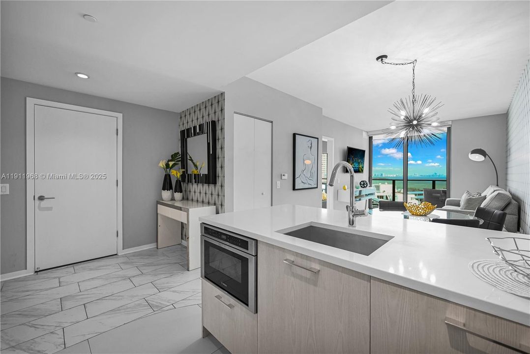 Recently Rented: $3,500 (1 beds, 1 baths, 610 Square Feet)