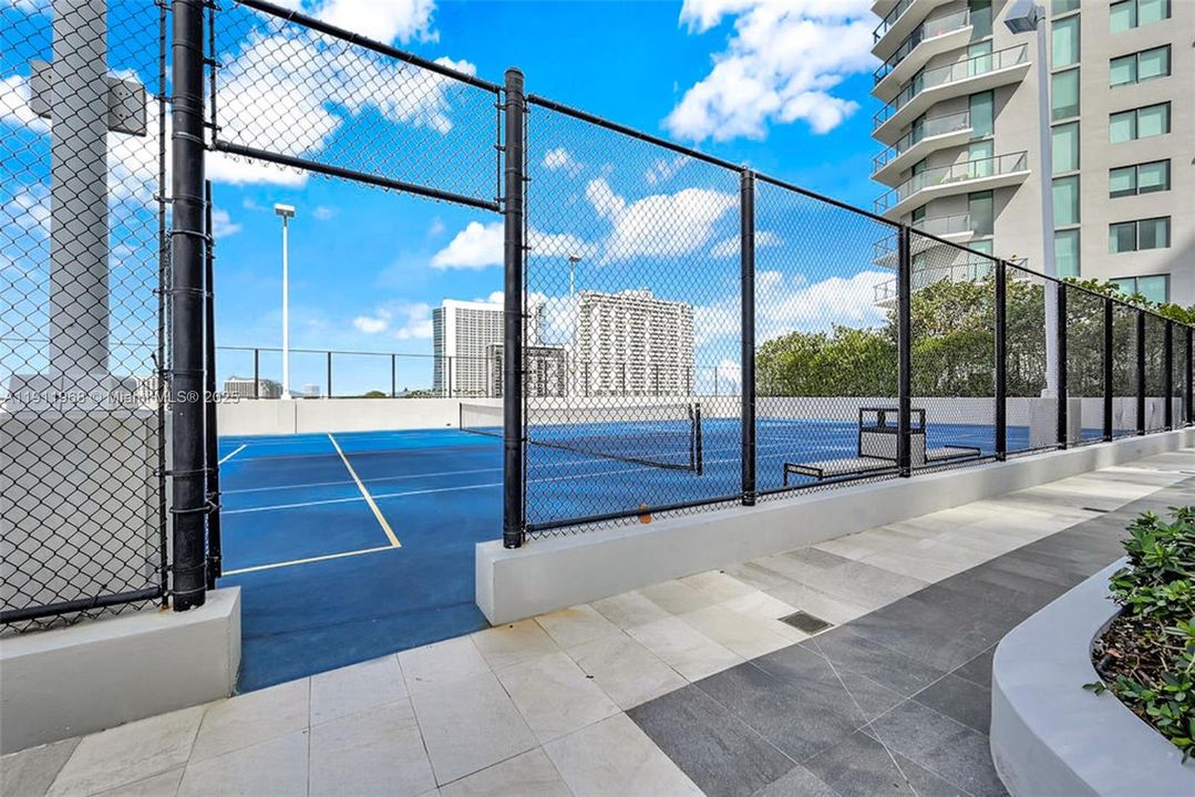 Recently Rented: $3,500 (1 beds, 1 baths, 610 Square Feet)