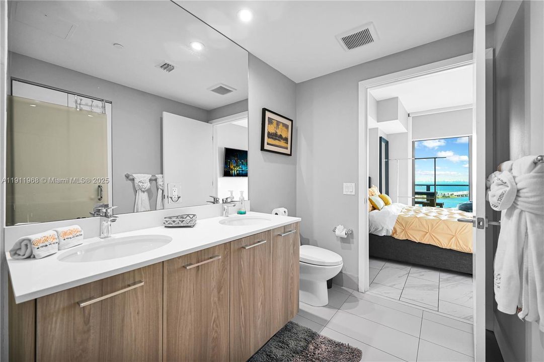 Recently Rented: $3,500 (1 beds, 1 baths, 610 Square Feet)