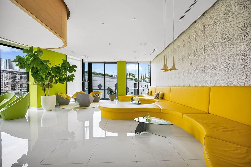 Recently Rented: $3,500 (1 beds, 1 baths, 610 Square Feet)