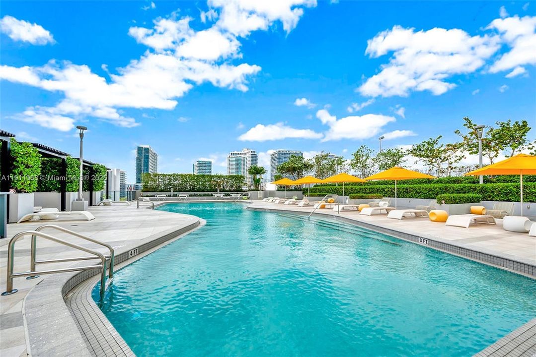 Recently Rented: $3,500 (1 beds, 1 baths, 610 Square Feet)