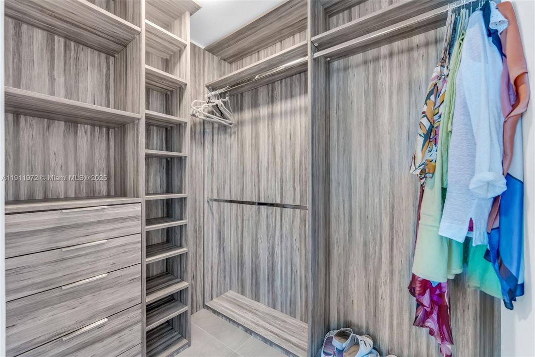 出租: $5,999 (3 贝兹, 3 浴室, 1541 平方英尺)