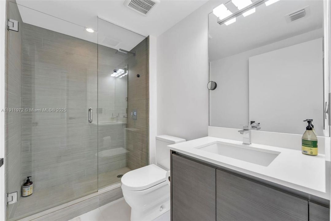 出租: $5,999 (3 贝兹, 3 浴室, 1541 平方英尺)