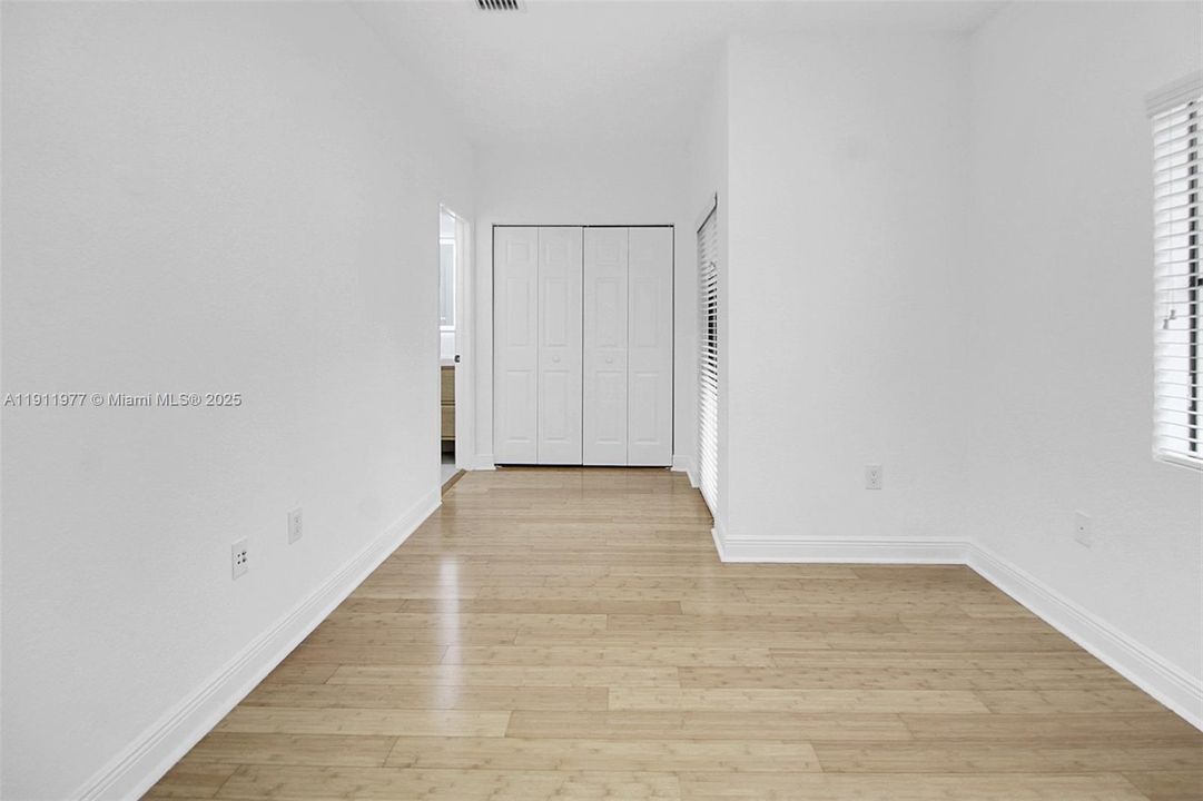 For Sale: $1,050,000 (2 beds, 2 baths, 1425 Square Feet)