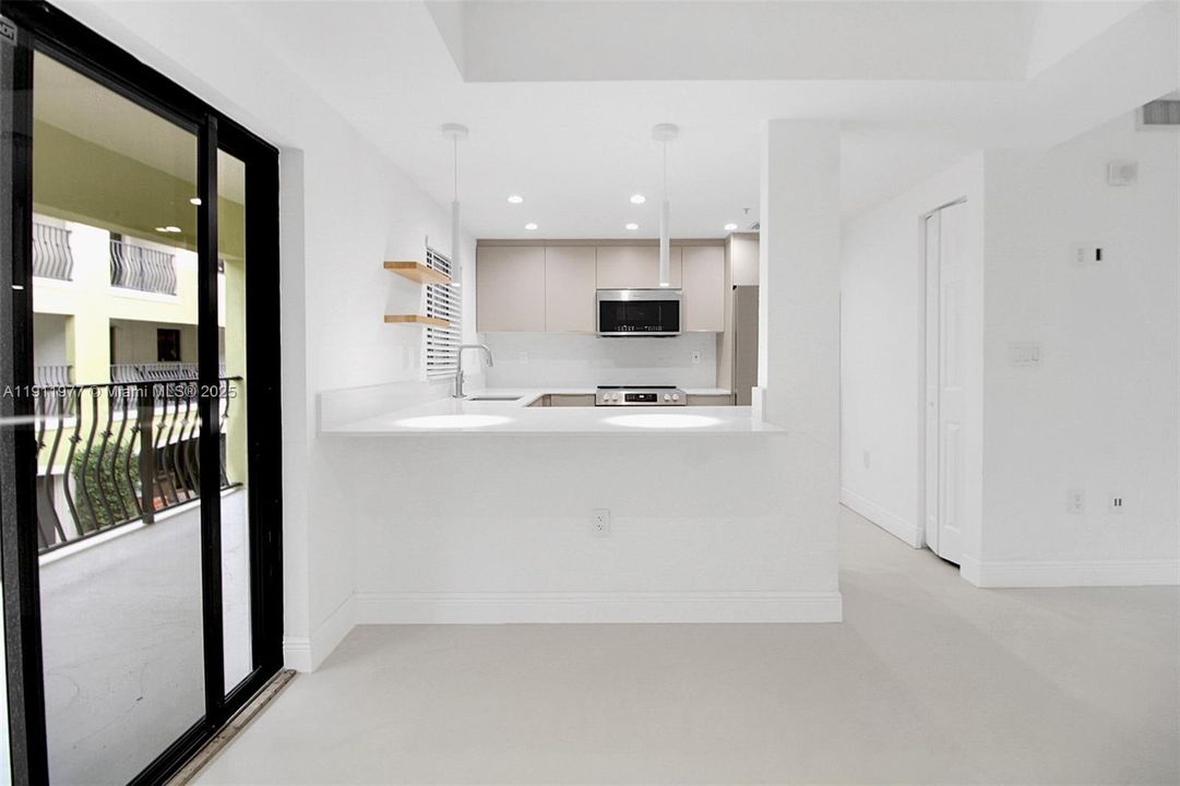 For Sale: $1,050,000 (2 beds, 2 baths, 1425 Square Feet)